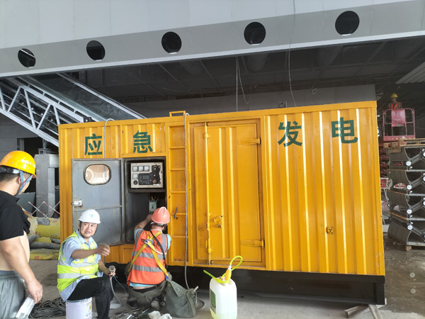 叶城怎样判断空气滤清器是否需要更换？